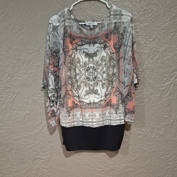 Jennifer Lopez Gray and Pink Graphic 3/4 Sleeve Blouse - Picture 1 of 8